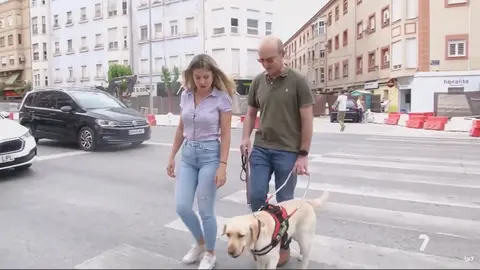 Las obras del Plan de Movilidad, un problema a&ntilde;adido para las personas con discapacidad visual que viven en Murcia