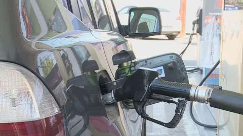 El di&eacute;sel aumenta de precio (foto: La 7)