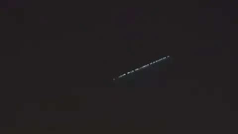 Starlink de SpaceX visto desde la Regi&oacute;n de Murcia (foto: La 7)