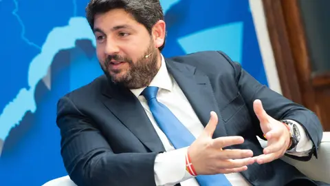 Fernando L&oacute;pez Miras esta ma&ntilde;ana en el Casino de Murcia, en un acto con el expresidente del Gobierno, Jose Maria Aznar, que ha apoyado a Lopez Miras de cara a las elecciones municipales y auton&oacute;micas (Foto: Dima - Europa Press)