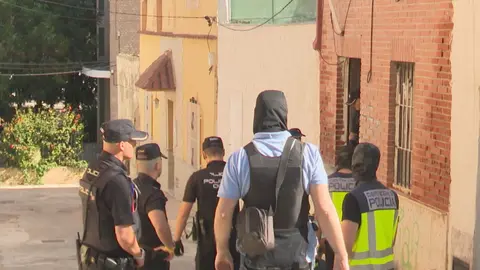 Operativo antidroga de la Polic&iacute;a Nacional en Cartagena (foto: La 7)