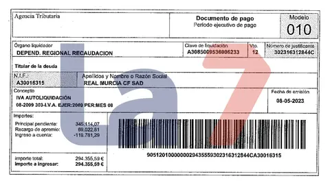 Uno de los recibos abonados por el Real Murcia. En total, en esta redacci&oacute;n constan una veintena de ellos de distintas cantidades.