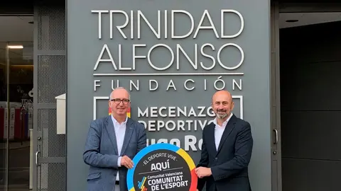 Juan Miguel G&oacute;mez, director de la Fundaci&oacute;n Trinidad Alfonso, a la izquierda, y Juan Jes&uacute;s S&aacute;nchez, director general de Disfrimur