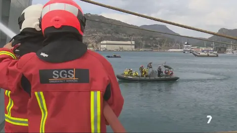 La Armada se adiestra en seguridad mar&iacute;tima con otros organismos de la administraci&oacute;n p&uacute;blica