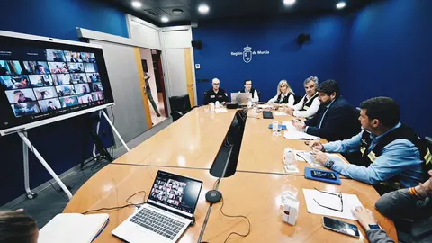 Reuni&oacute;n del centro coordinador de emergencias