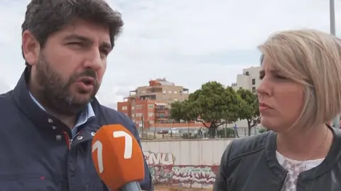 Fernando L&oacute;pez Miras, presidente de la Regi&oacute;n de Murcia, junto a Noelia Arroyo, alcaldesa de Cartagena (foto: La 7)