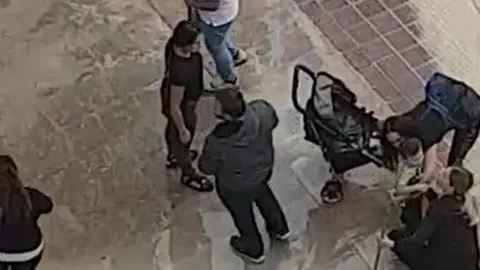 La madre, tras recuperar a su beb&eacute;