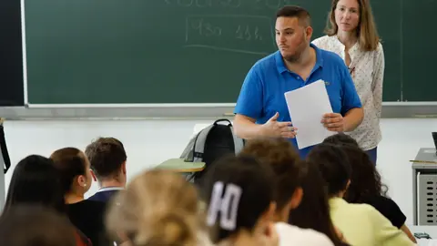 Estudiantes murcianos encaran la primera jornada de la EBAU en Murcia (Foto: Edu Botella-EP)