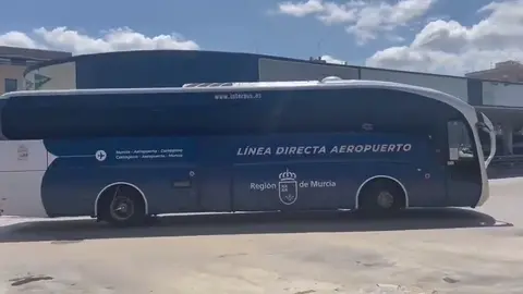 L&iacute;nea de autob&uacute;s que conecta las ciudades de Murcia y Cartagena con el Aeropuerto Internacional de la Regi&oacute;n de Murcia