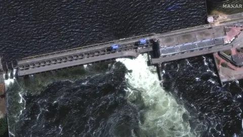 Presa destruida en Ucrania