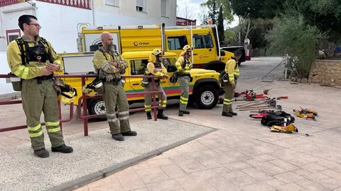 Imagen de archivo de un operativo de extinci&oacute;n de lucha contra incendios forestales. - CARM