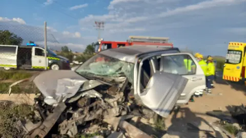 Veh&iacute;culo accidentado en Fuente &Aacute;lamo (foto: 112 Regi&oacute;n de Murcia)