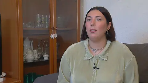 Leticia L&oacute;pez, paciente que lleva 8 a&ntilde;os sin saber qu&eacute; enfermedad tiene (foto: La 7)