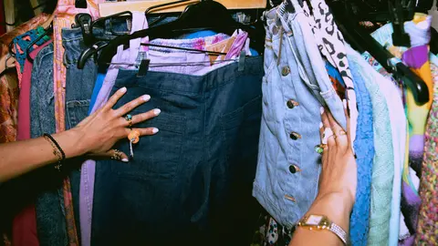 Decepci&oacute;n entre los murcianos: primer domingo de rebajas y (casi) todo cerrado