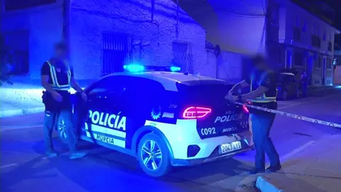 La Polic&iacute;a Local de Murcia acompa&ntilde;&oacute; a la Guardia Civil en la operaci&oacute;n del homicidio de un hombre en Llano de Brujas (foto: La 7)