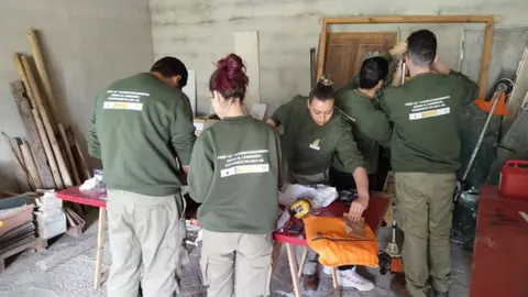 Imagen de archivo de trabajadores que participan en obras en municipios gracias a la subvenci&oacute;n que ofrece el SEF a los ayuntamientos dentro del Plan de Empleo Local.