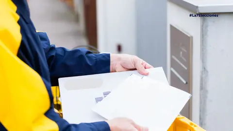 Casi 50.000 murcianos han votado por correo
