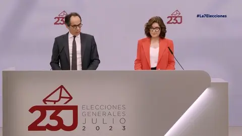 El Gobierno subraya la "absoluta normalidad" en la apertura de los colegios: "El sistema funciona perfectamente"