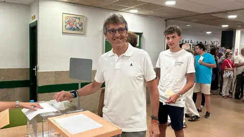 Luis Alberto Mar&iacute;n, votando este domingo