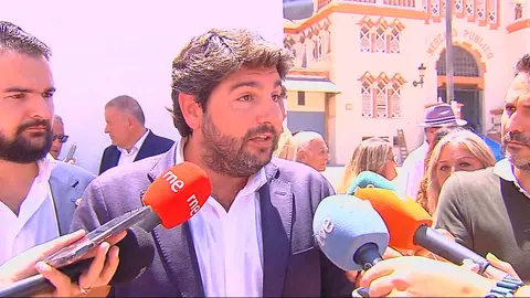 Fernando L&oacute;pez Miras da a conocer el decreto ley para ampliar la moratoria urban&iacute;stica en el Mar Menor (foto: La 7)