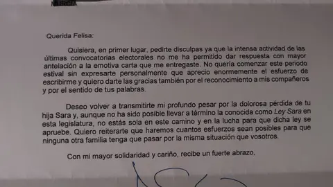 Carta de Pedro S&aacute;nchez a Felisa, la madre de la fallecida Sara G&oacute;mez (foto: La 7)