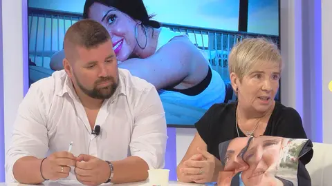 El hermano y la madre de la fallecida Sara G&oacute;mez han estado este jueves en el plat&oacute; de Murcia Conecta para hablar del estado actual de la 'Ley Sara' (foto: La 7)