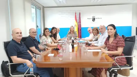 Miembros del consejo de administraci&oacute;n del IMAS