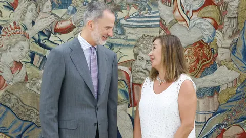 El Rey Felipe con la presidenta del Congreso, Francina Armengol