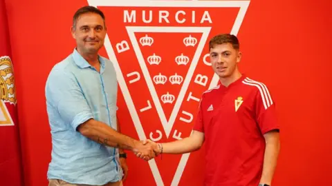 Javier Recio, director deportivo, y el jugador &Aacute;lex Rubio