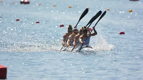 Imagen del equipo K4 500 femenino (Foto: UCAM)