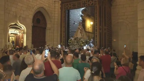La Virgen de la Fuensanta entra a la Catedral de Murcia (foto: La 7)