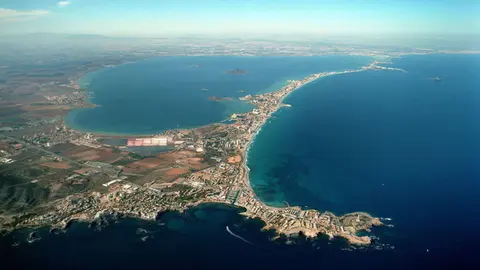 El Gobierno regional asegura que se prorrogar&iacute;a las limitaciones al crecimiento urban&iacute;stico en la&nbsp;laguna&nbsp;salada