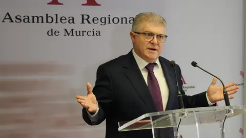 El portavoz del Grupo Parlamentario Socialista, Jos&eacute; V&eacute;lez (foto: PSRM)