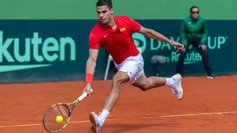 Carlos Alcaraz, defendiendo los colores de Espa&ntilde;a en la Copa Davis