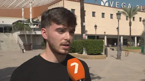 Jos&eacute; Antonio, el chico que asegura que Alejandro se encontraba en una tienda 'gamer' de Molina de Segura, y no en El Palmar, cuando se produjo el homicidio (foto: La 7)