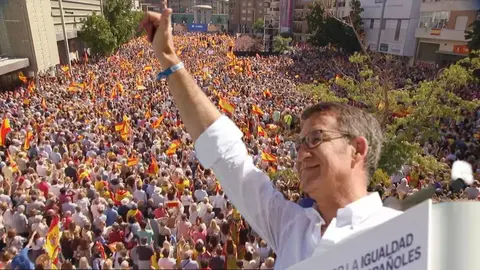 Feij&oacute;o acusa al PSOE de ser c&oacute;mplice de la "indignidad de S&aacute;nchez"
