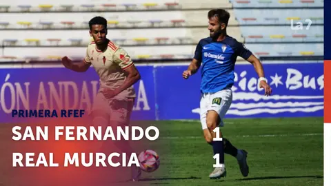 Un lance del encuentro disputado en el estadio Bah&iacute;a Sur