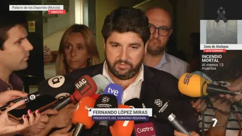L&oacute;pez Miras, muy emocionado tras visitar a los familiares de las v&iacute;ctimas