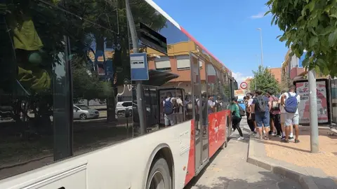 Imagen de archivo del transporte escolar