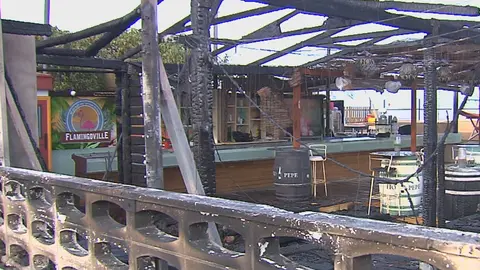 Imagen de archivo del estado de la discoteca Flamingo, en San Pedro del Pinatar, tras el incendio sufrido en 2019 (foto: La 7)