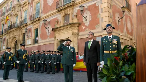 Acto de la Guardia Civil en la plaza del Cardenal Belluga de Murcia