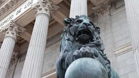 Detalle de la fachada del Congreso de los Diputados