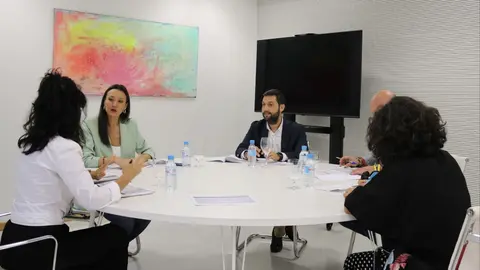 Un momento de la reuni&oacute;n mantenida por la directiva de la Mesa del Turismo en Cartagena.