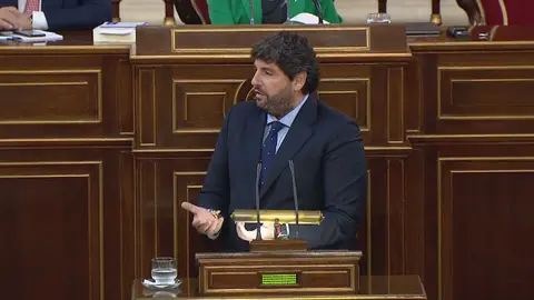 Fernando L&oacute;pez Miras, presidente de la Regi&oacute;n de Murcia, en su intervenci&oacute;n en el Senado (foto: La 7)