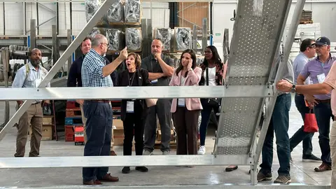 Empresarios de California, durante la visita a empresas de la Regi&oacute;n