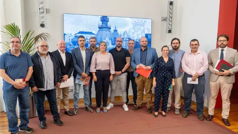 0:08 / 20:01


Todos los grupos del ayuntamiento de Cartagena cierran filas con los trabajadores de Sabic