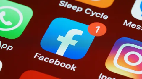 Meta anuncia una suscripci&oacute;n sin publicidad para Instagram y Facebook en Europa desde 9,99 euros al mes