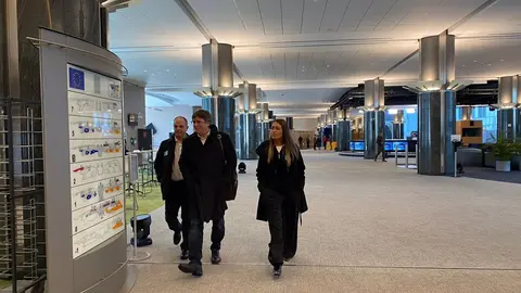 Carles Puigdemont en Bruselas donde se ha reunido este viernes con el secretario de Organizaci&oacute;n del PSOE, Santos Cerd&aacute;n (foto: EP)