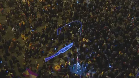 Protestas del mi&eacute;rcoles 8 de noviembre contra la amnist&iacute;a en Madrid (foto: La 7)