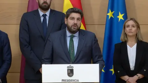L&oacute;pez Miras, durante la declaraci&oacute;n institucional en San Esteban